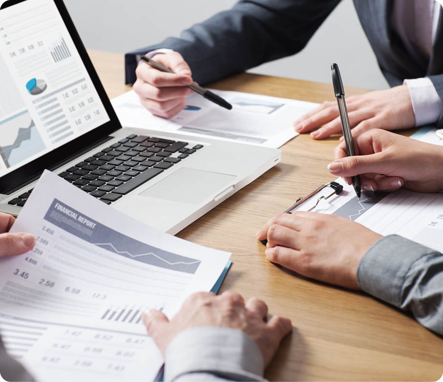 Business Finance, accounting, contract, advisor investment consulting marketing plan for the company with using tablet and computer technology in analysis 